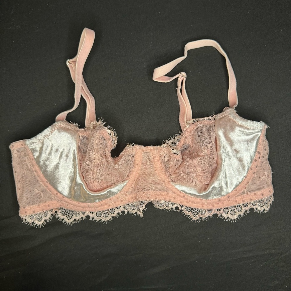 Victorias Secret Pink Lace Balconette Bra Size 34B NWOT